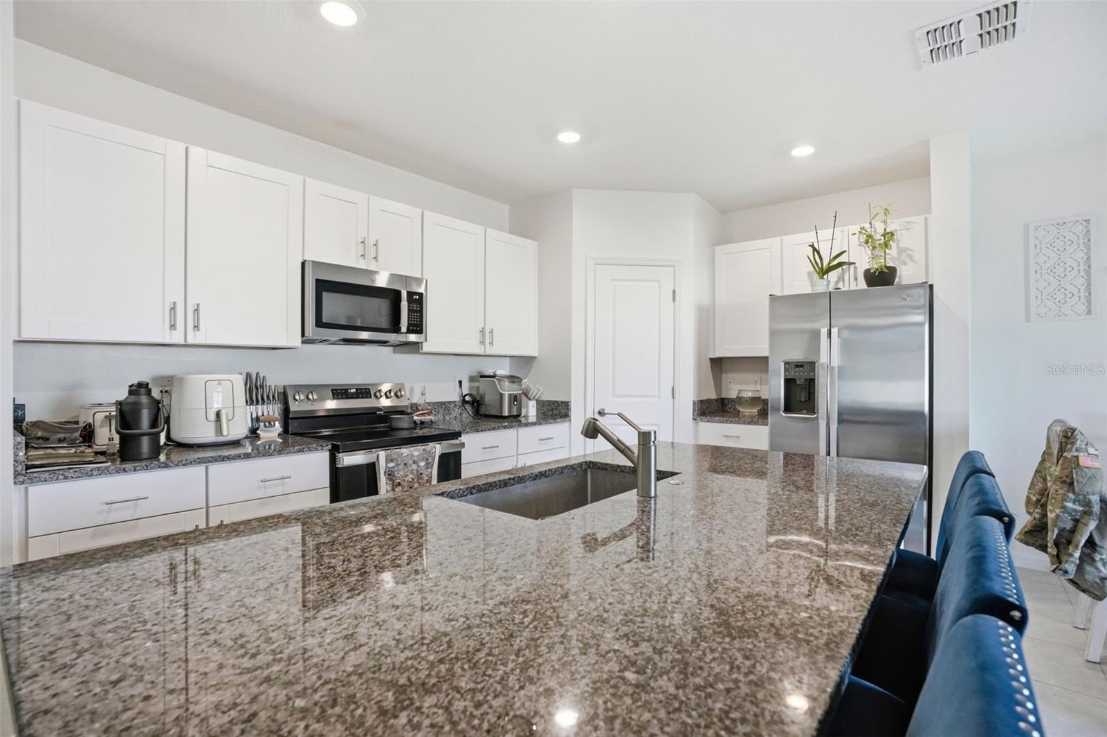 Image 5 of 25 For 13712 Newbridge Street