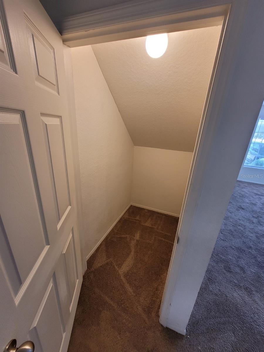 Image 14 of 47 For 5914 Willow Ridge Drive 101