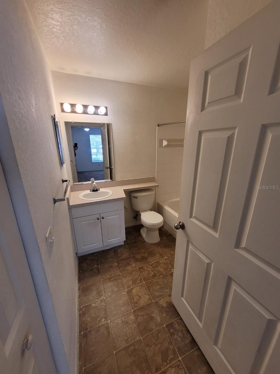 Image 20 of 47 For 5914 Willow Ridge Drive 101