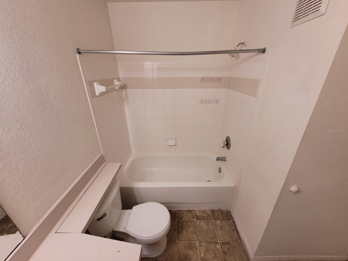 Image 21 of 47 For 5914 Willow Ridge Drive 101
