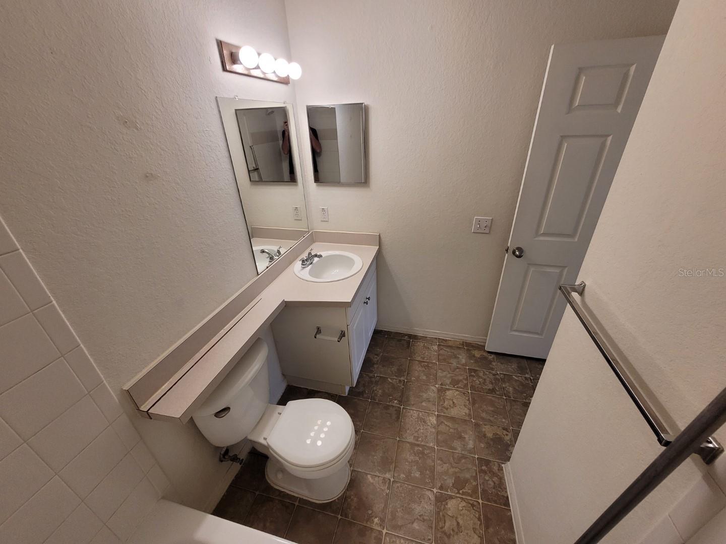 Image 32 of 47 For 5914 Willow Ridge Drive 101