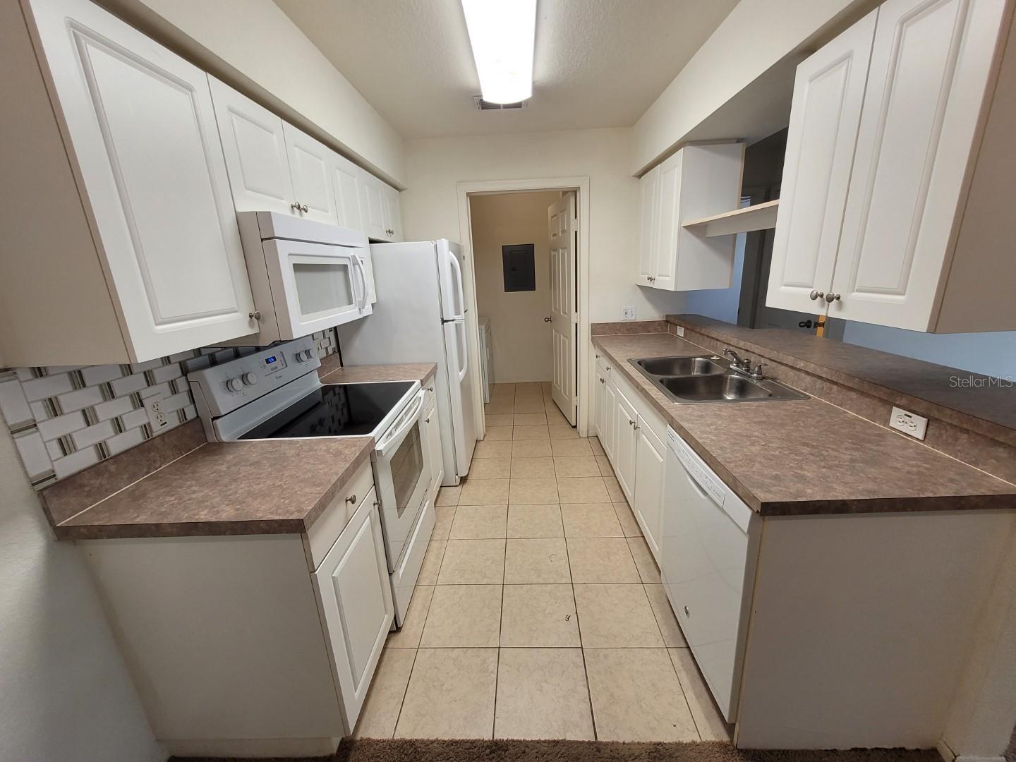 Image 7 of 47 For 5914 Willow Ridge Drive 101