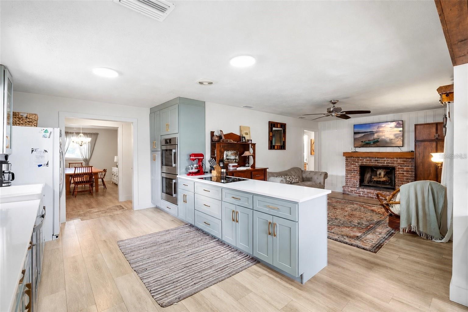 Image 14 of 46 For 8212 Sunny Vale Place