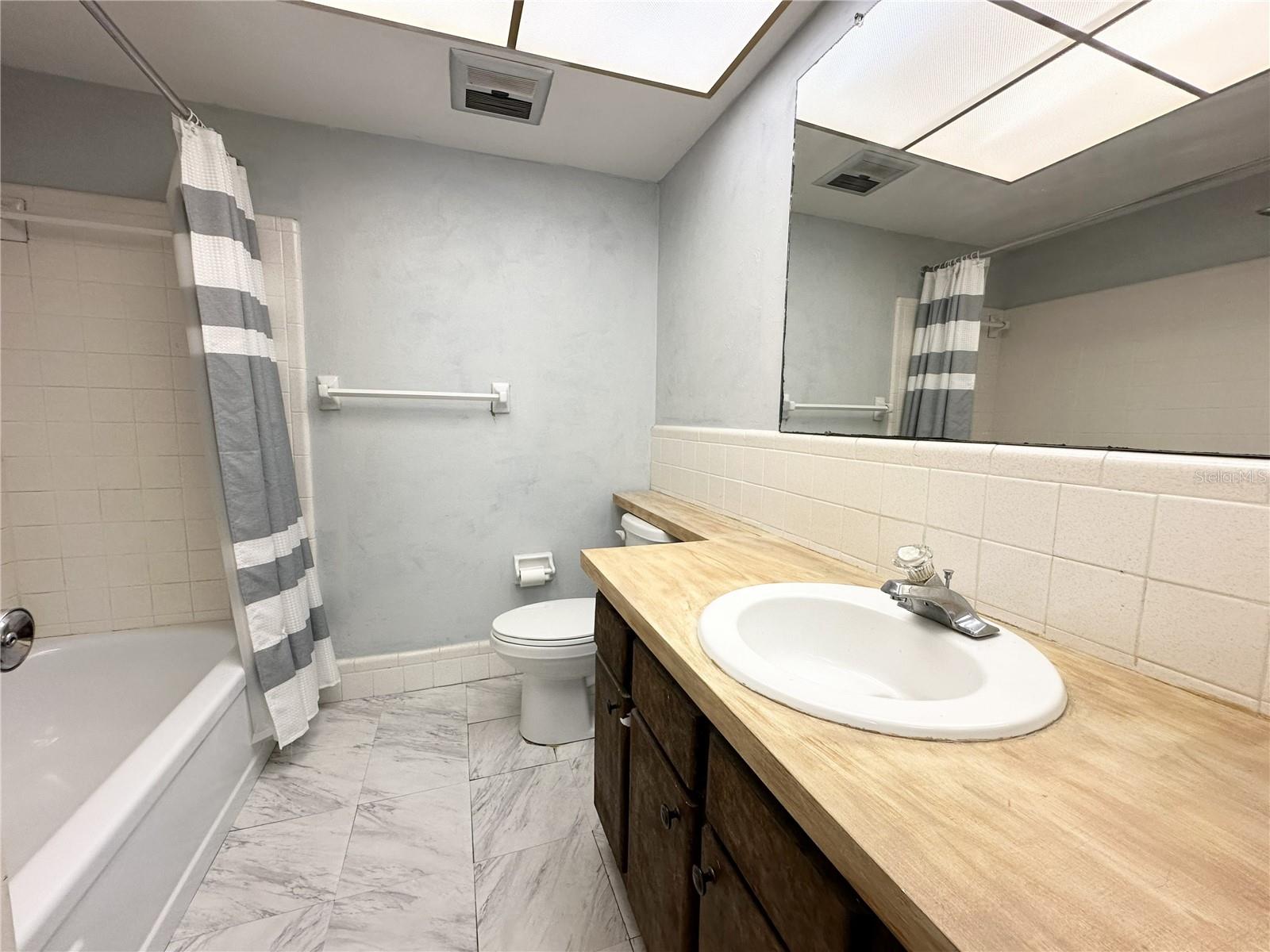Image 19 of 28 For 5728 14th Avenue N 206b