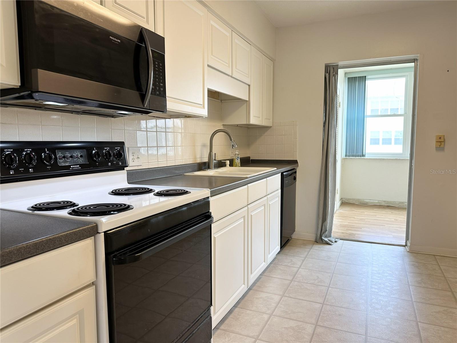 Image 7 of 28 For 5728 14th Avenue N 206b