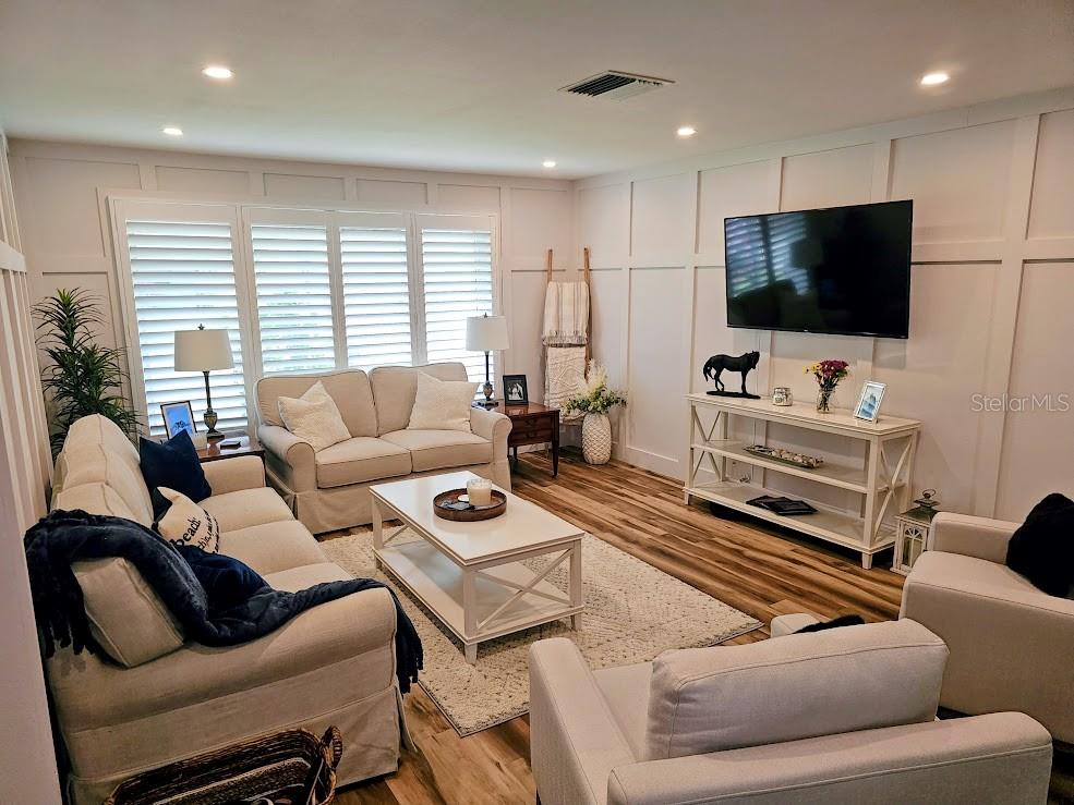 Image 4 of 50 For 2186 Oak Grove Drive