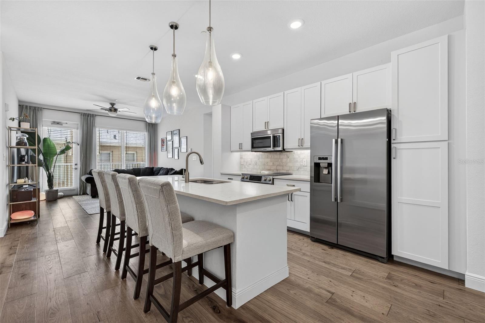 Image 3 of 20 For 644 3rd Avenue S 202
