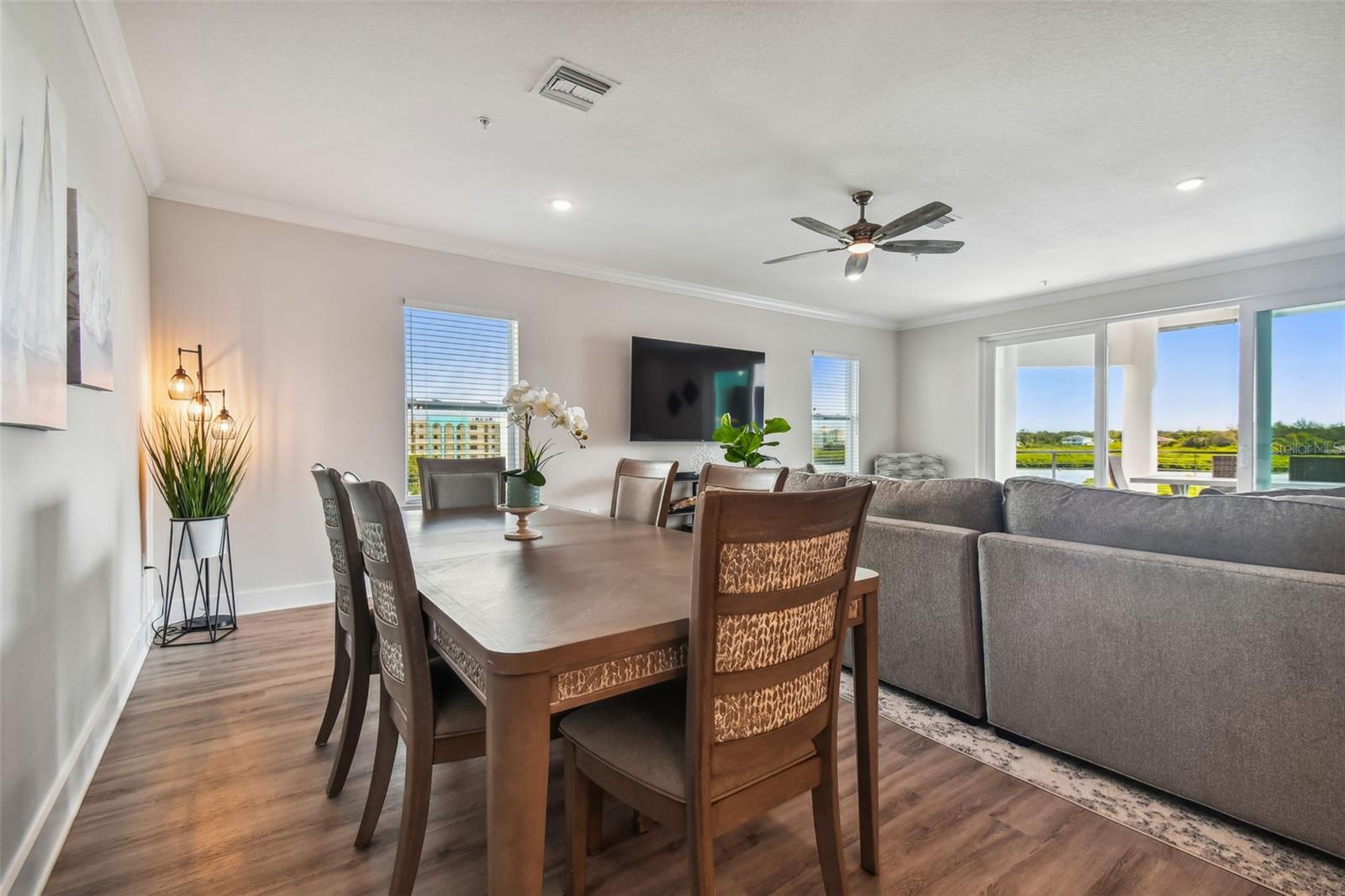 Image 17 of 43 For 19505 Gulf Boulevard 404