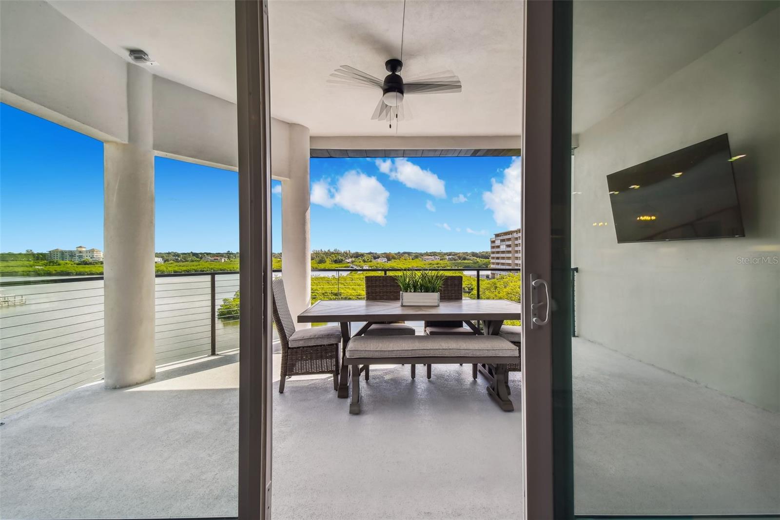 Image 18 of 43 For 19505 Gulf Boulevard 404