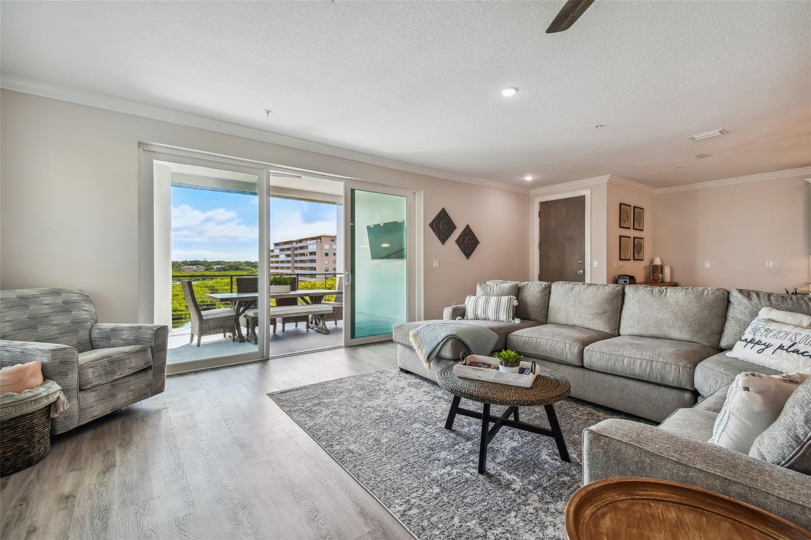 Image 9 of 43 For 19505 Gulf Boulevard 404