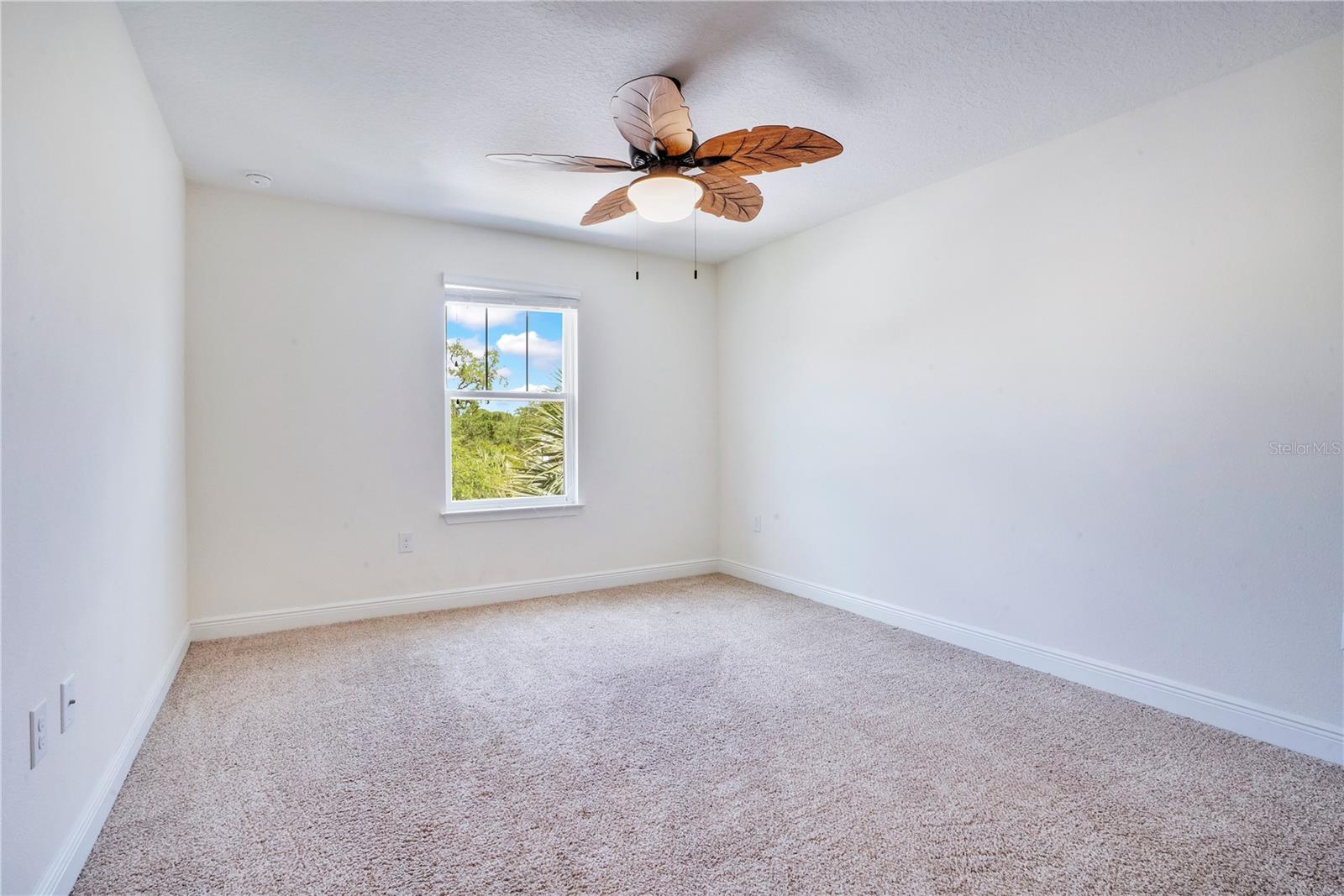 Image 20 of 34 For 9009 Palm Key Avenue
