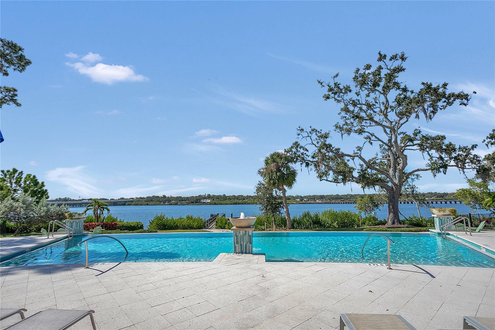 Image 29 of 34 For 9009 Palm Key Avenue