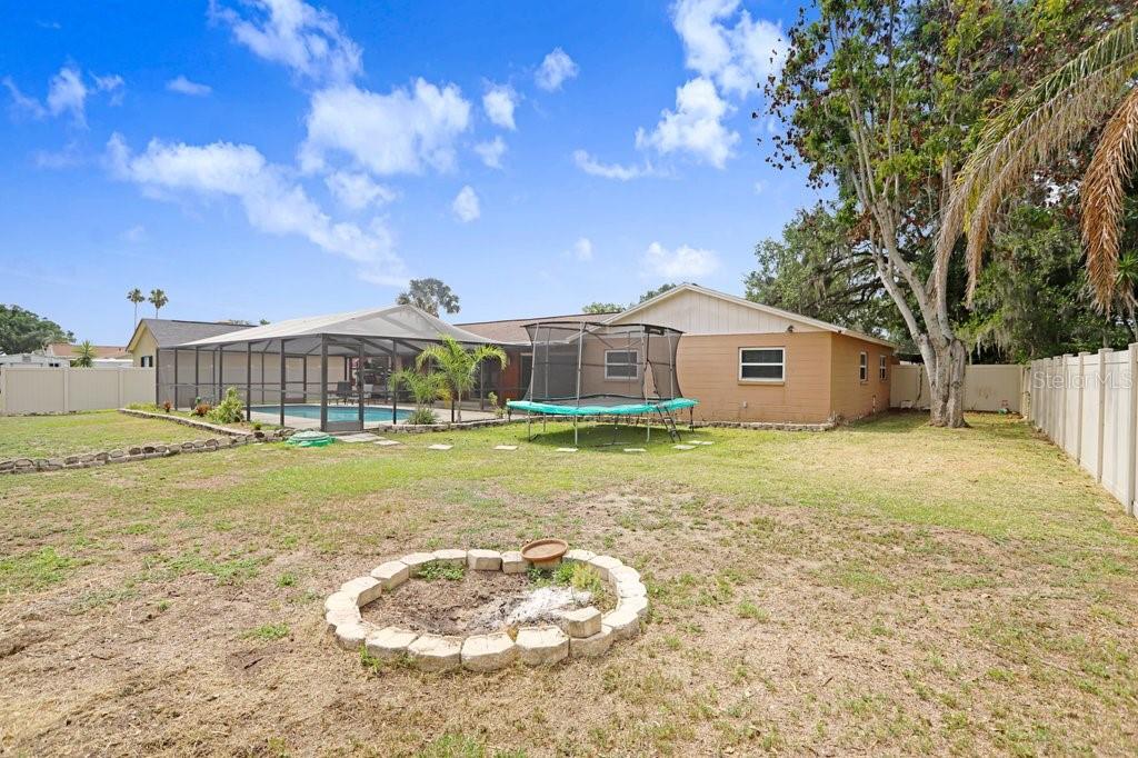 Image 27 of 38 For 1204 Lady Guinevere Drive