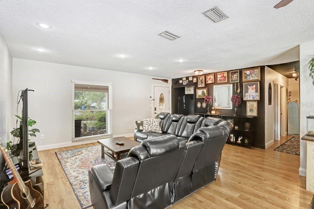 Image 6 of 38 For 1204 Lady Guinevere Drive