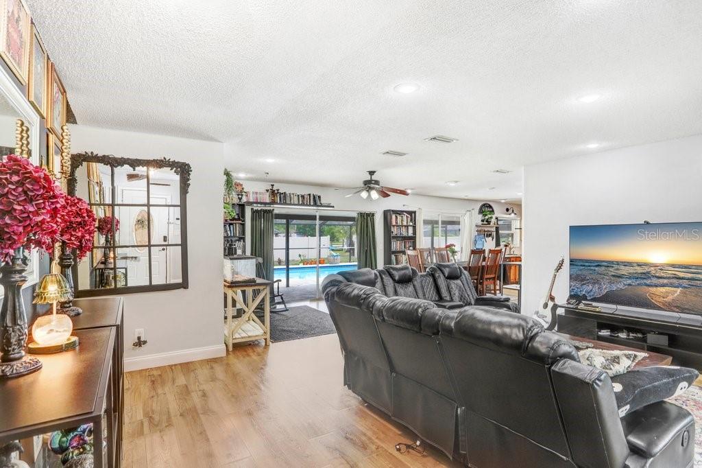 Image 7 of 38 For 1204 Lady Guinevere Drive
