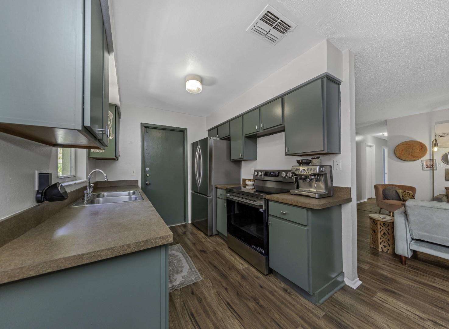 Image 16 of 47 For 416 Washington Avenue
