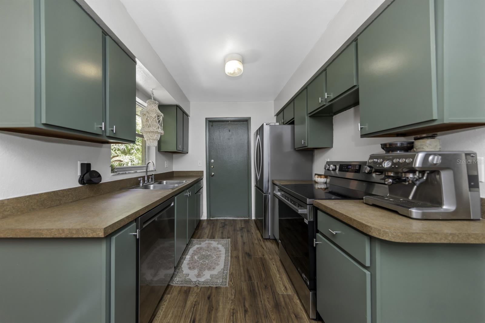 Image 17 of 47 For 416 Washington Avenue