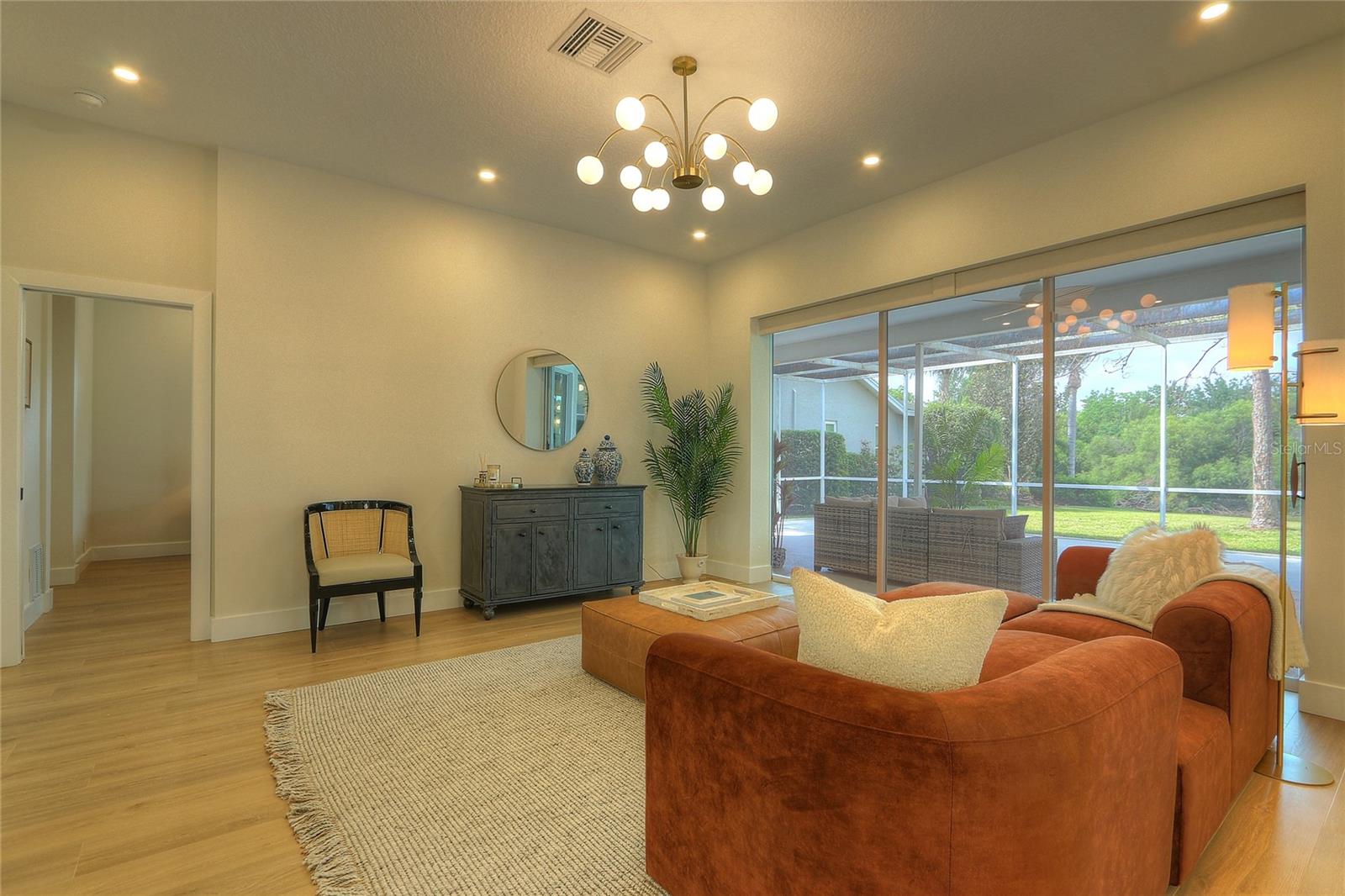 Image 22 of 67 For 204 Water View Court