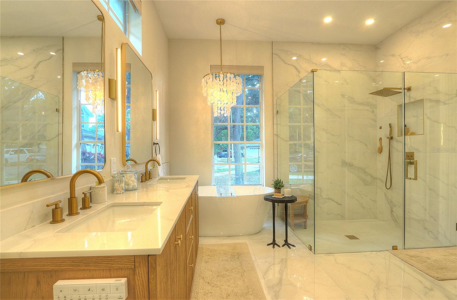 Image 30 of 67 For 204 Water View Court