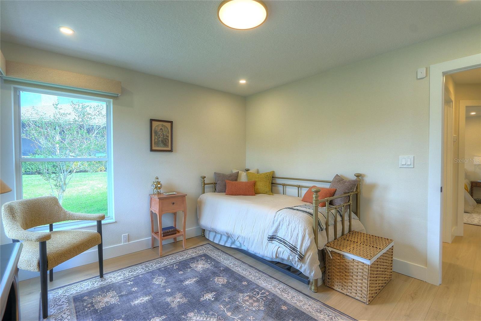 Image 36 of 67 For 204 Water View Court