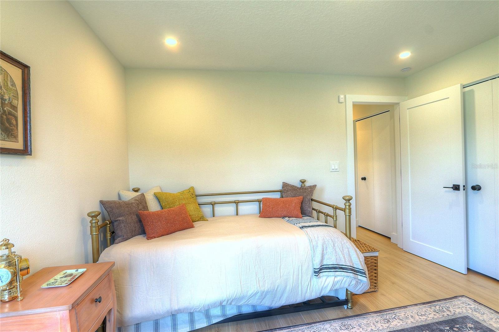 Image 37 of 67 For 204 Water View Court