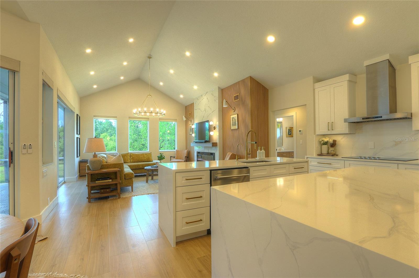 Image 4 of 67 For 204 Water View Court