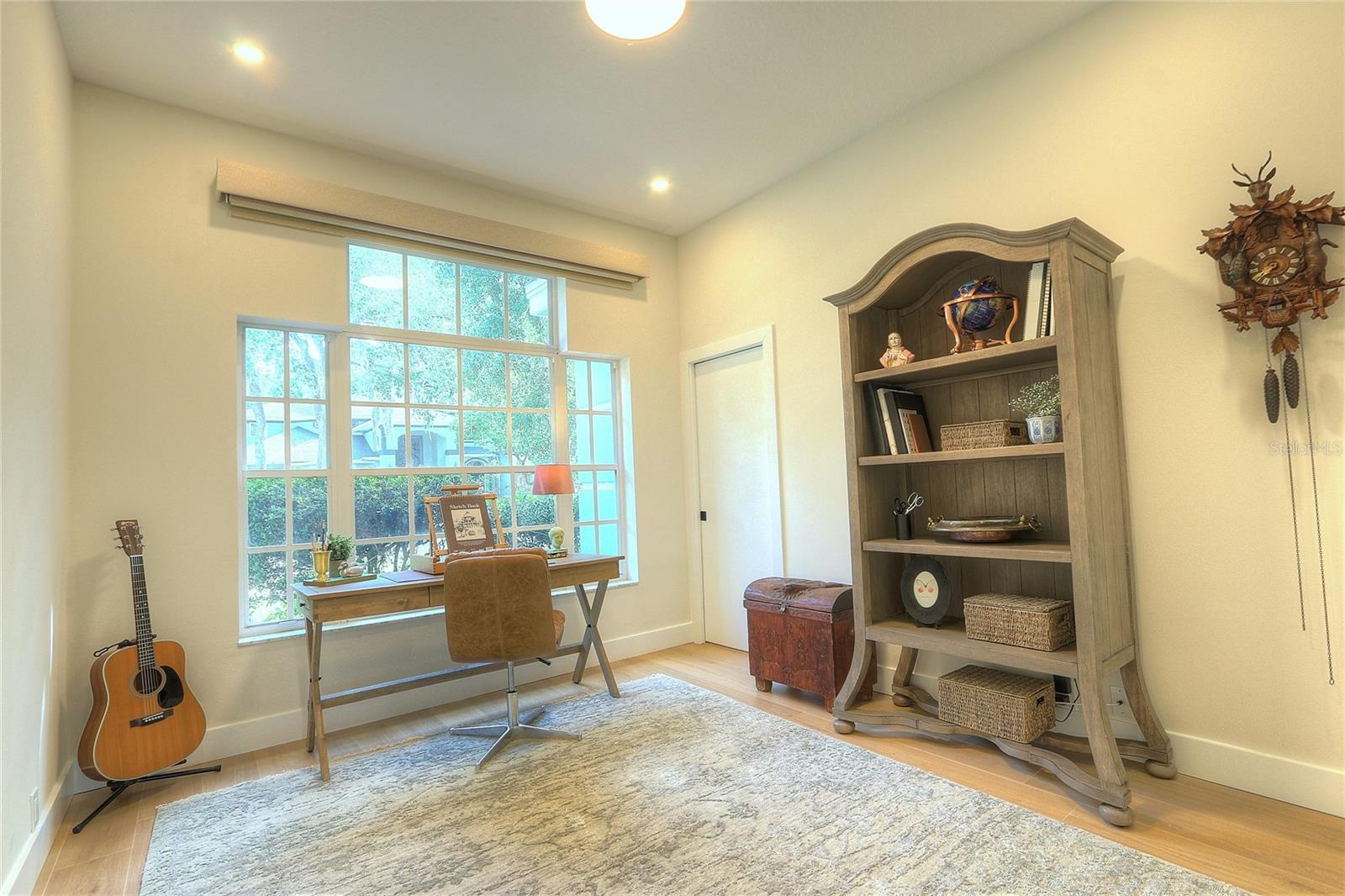 Image 41 of 67 For 204 Water View Court