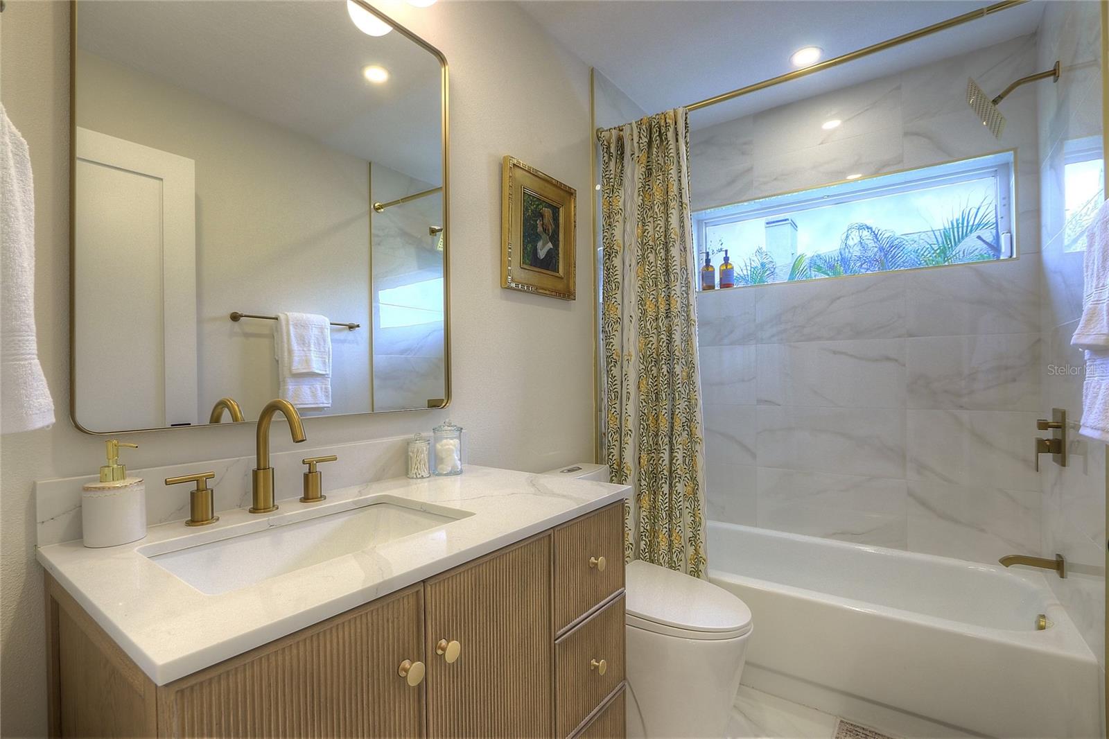Image 44 of 67 For 204 Water View Court
