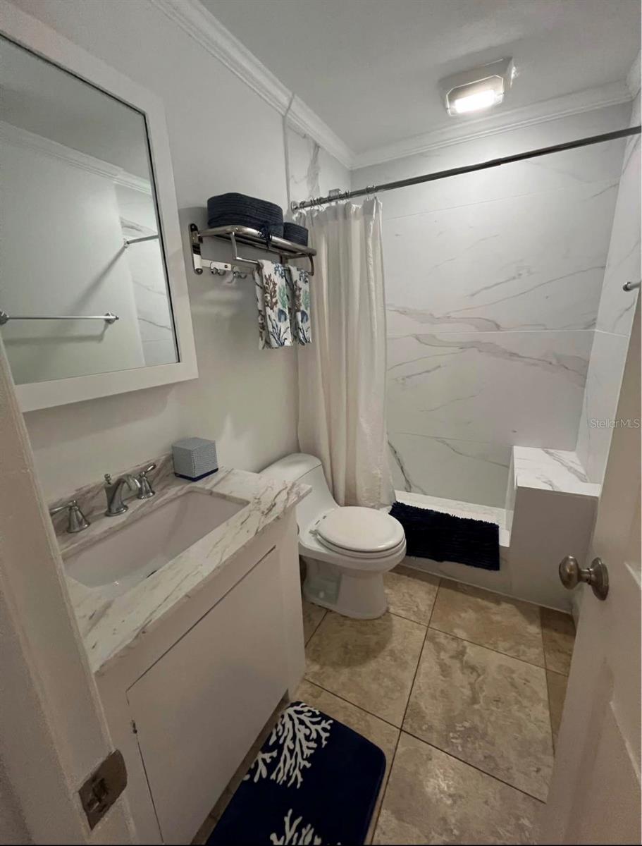 Image 11 of 24 For 5164 Beach Drive Se B Furnishe