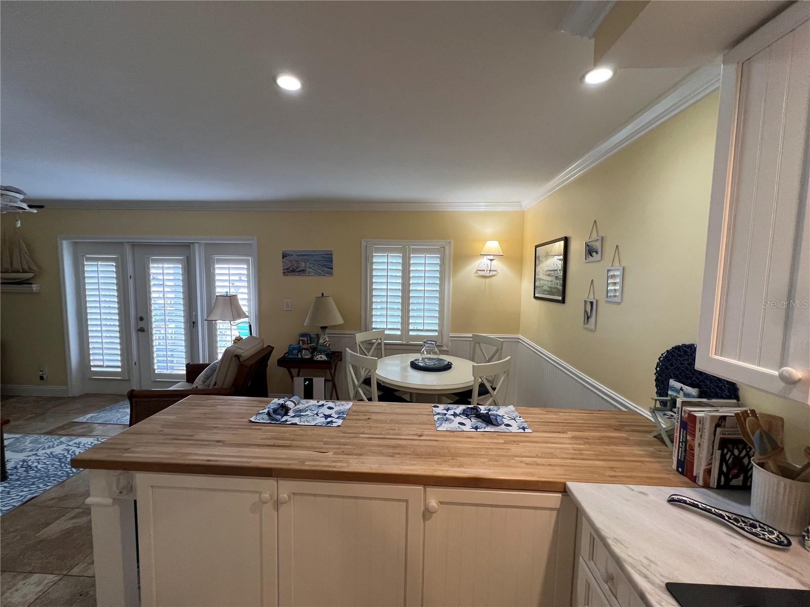 Image 7 of 24 For 5164 Beach Drive Se B Furnishe