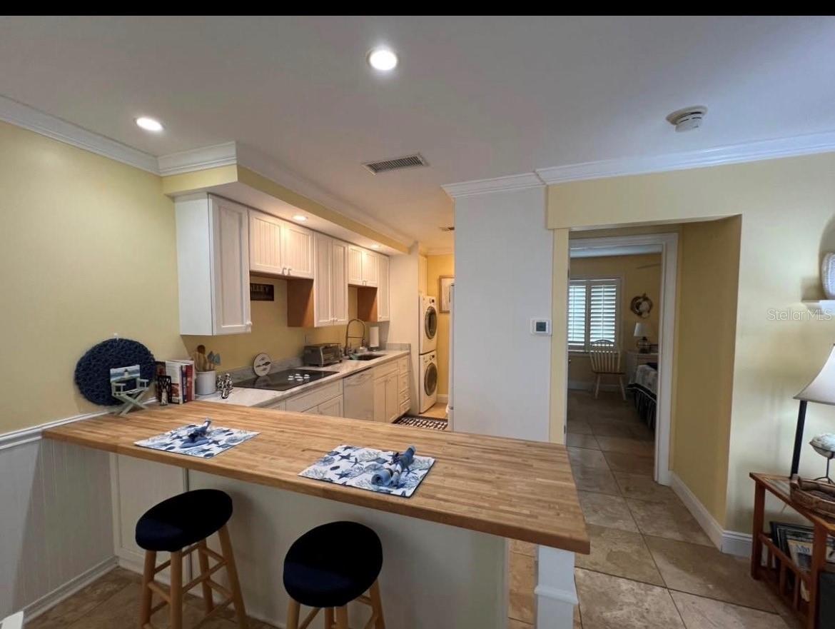 Image 9 of 24 For 5164 Beach Drive Se B Furnishe