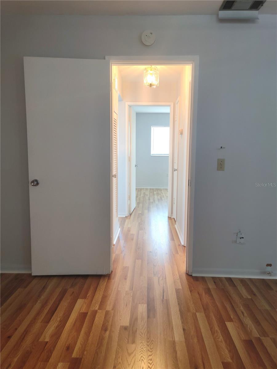 Image 11 of 48 For 5850 18th Street N 23