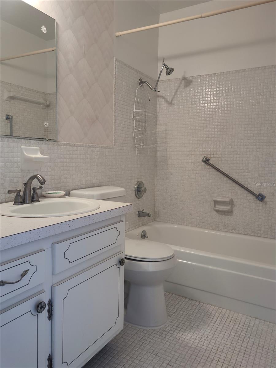 Image 14 of 48 For 5850 18th Street N 23
