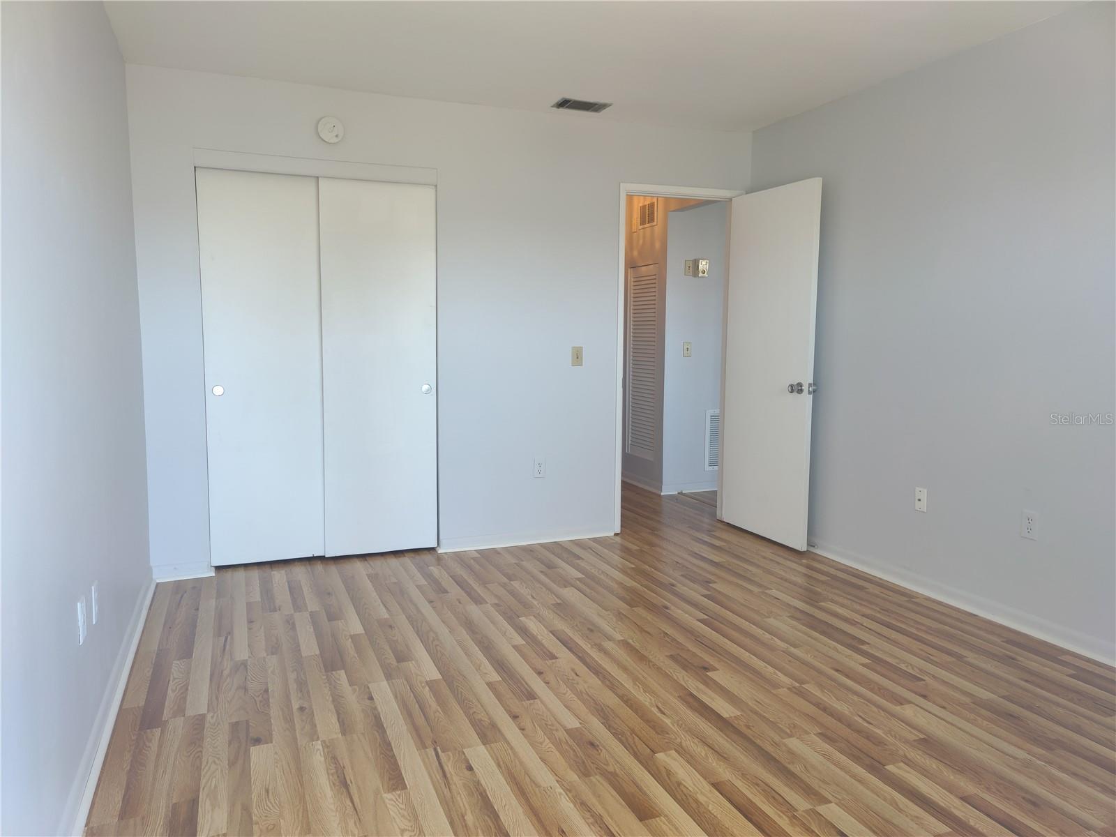 Image 15 of 48 For 5850 18th Street N 23