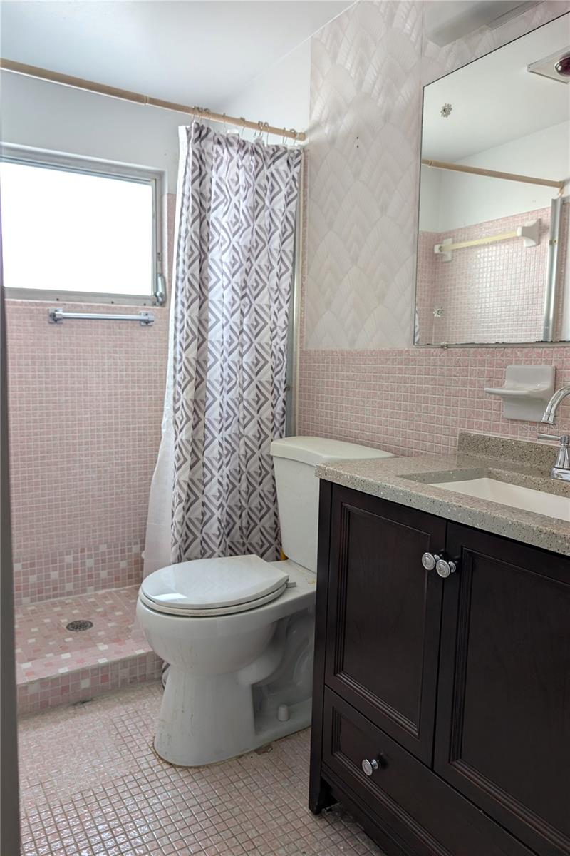Image 20 of 48 For 5850 18th Street N 23