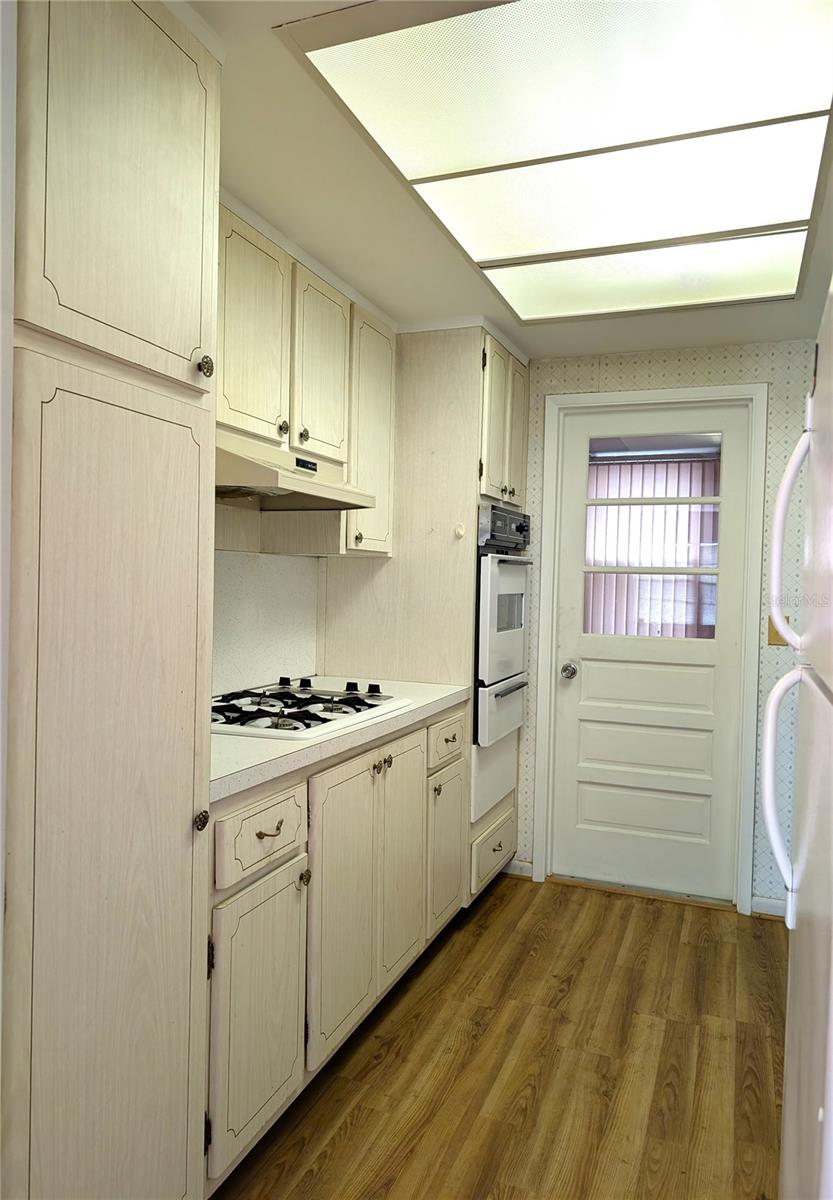 Image 24 of 48 For 5850 18th Street N 23