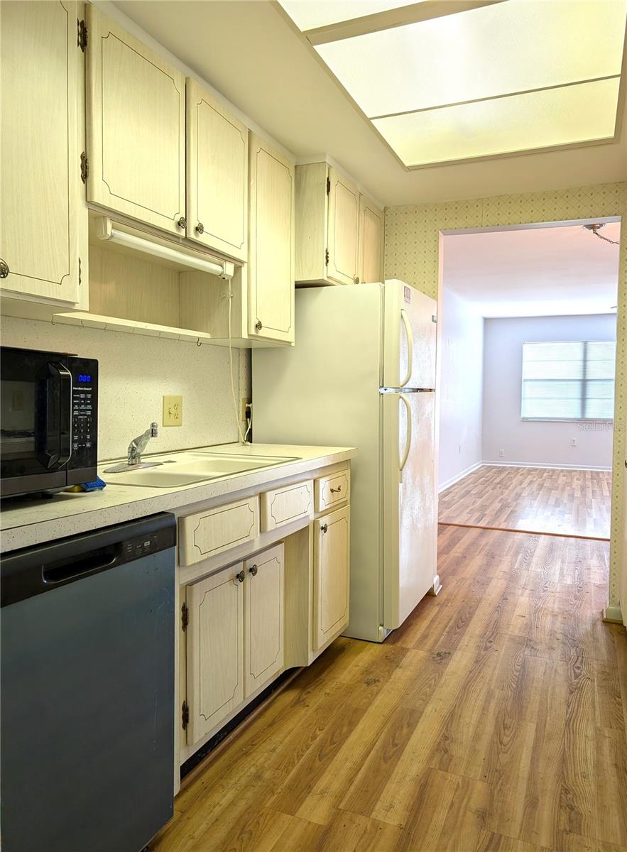 Image 31 of 48 For 5850 18th Street N 23