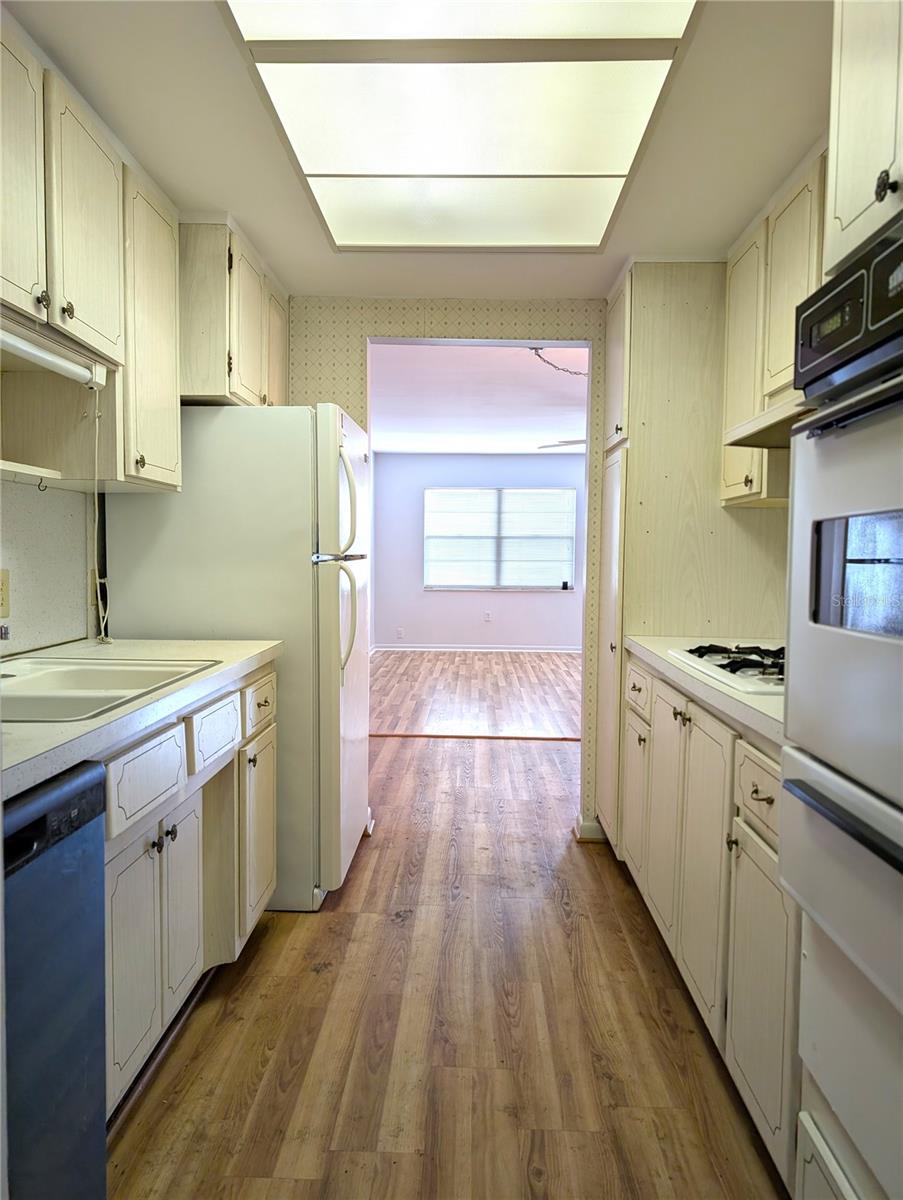 Image 32 of 48 For 5850 18th Street N 23