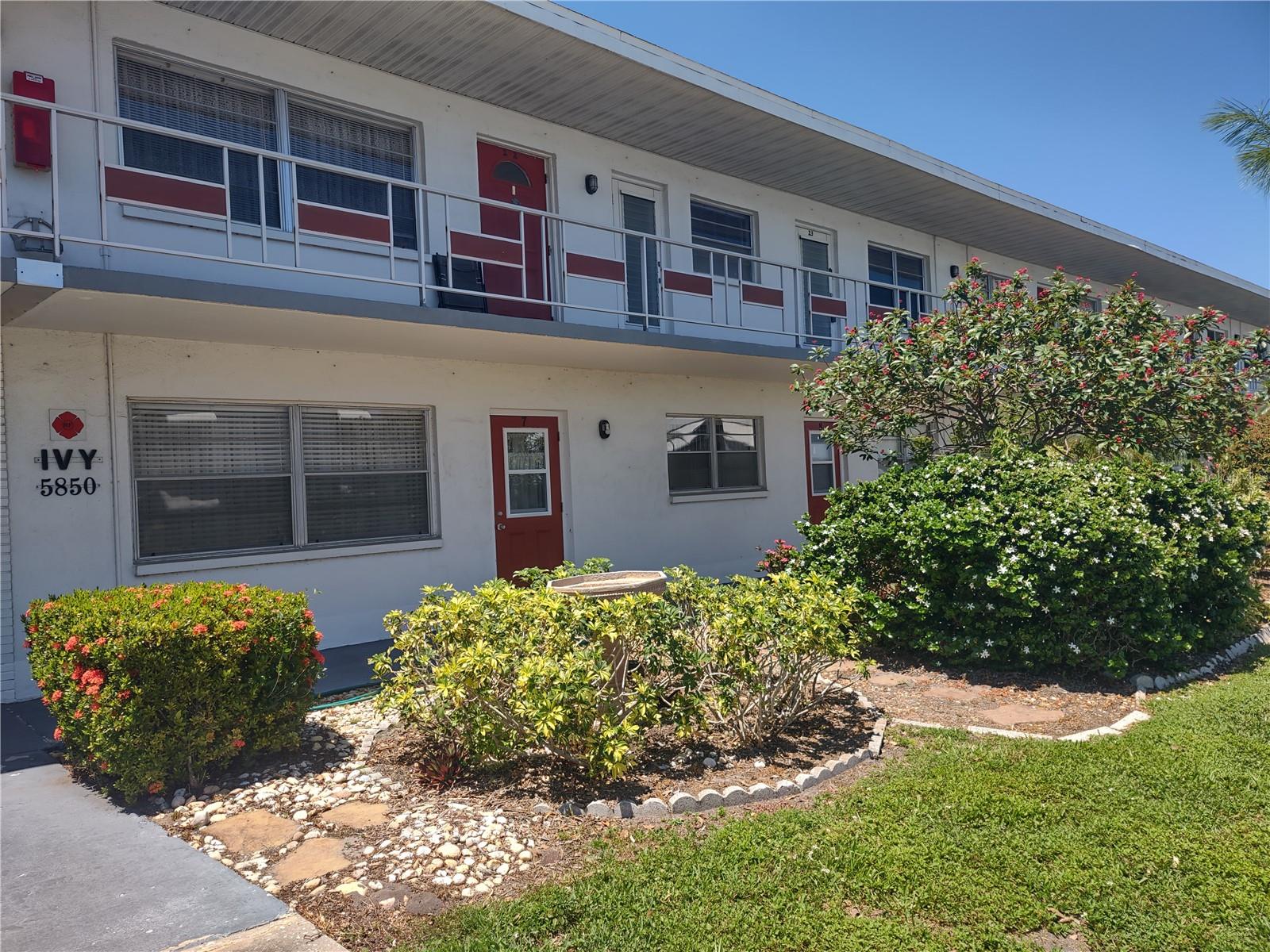 Image 4 of 48 For 5850 18th Street N 23