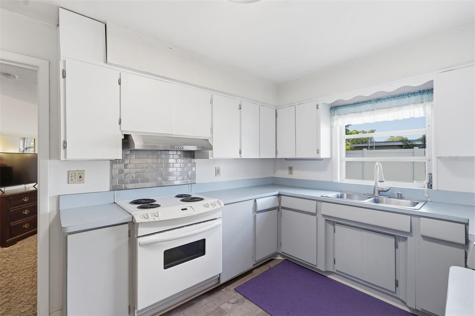 Image 11 of 34 For 6000 12th Way N