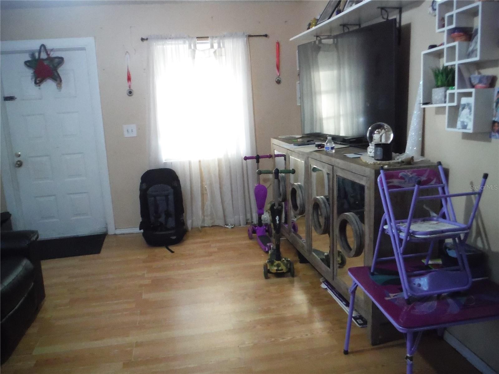 Image 3 of 7 For 3122 Green Acres Avenue