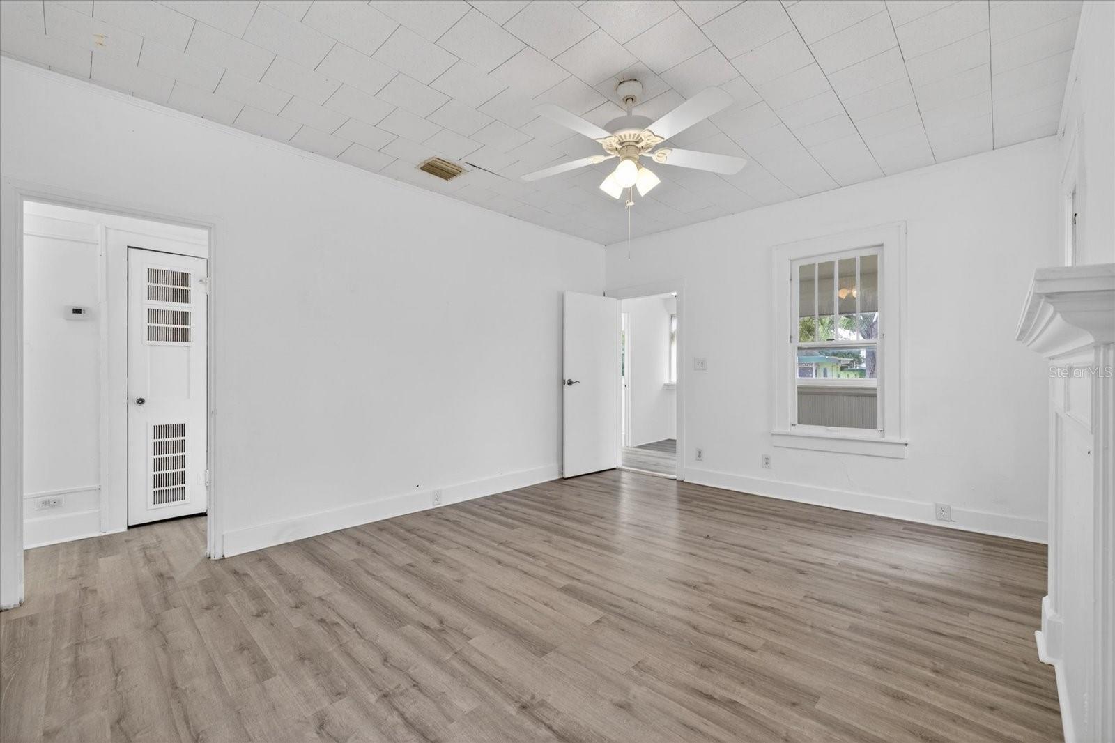 Image 12 of 33 For 2211 22nd Avenue S
