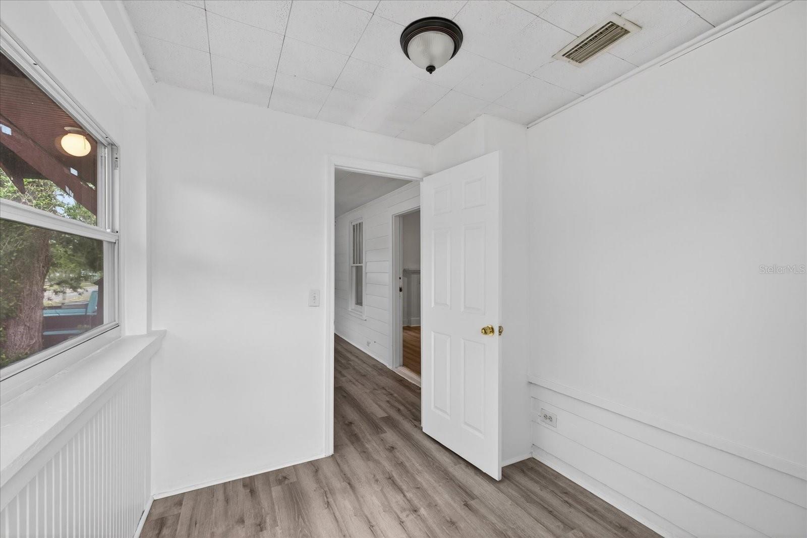 Image 16 of 33 For 2211 22nd Avenue S