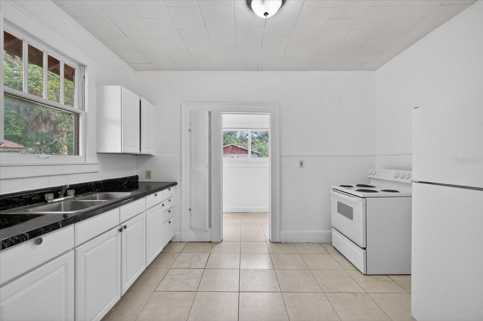 Image 5 of 33 For 2211 22nd Avenue S
