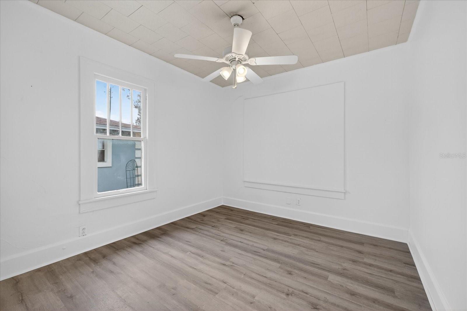 Image 6 of 33 For 2211 22nd Avenue S