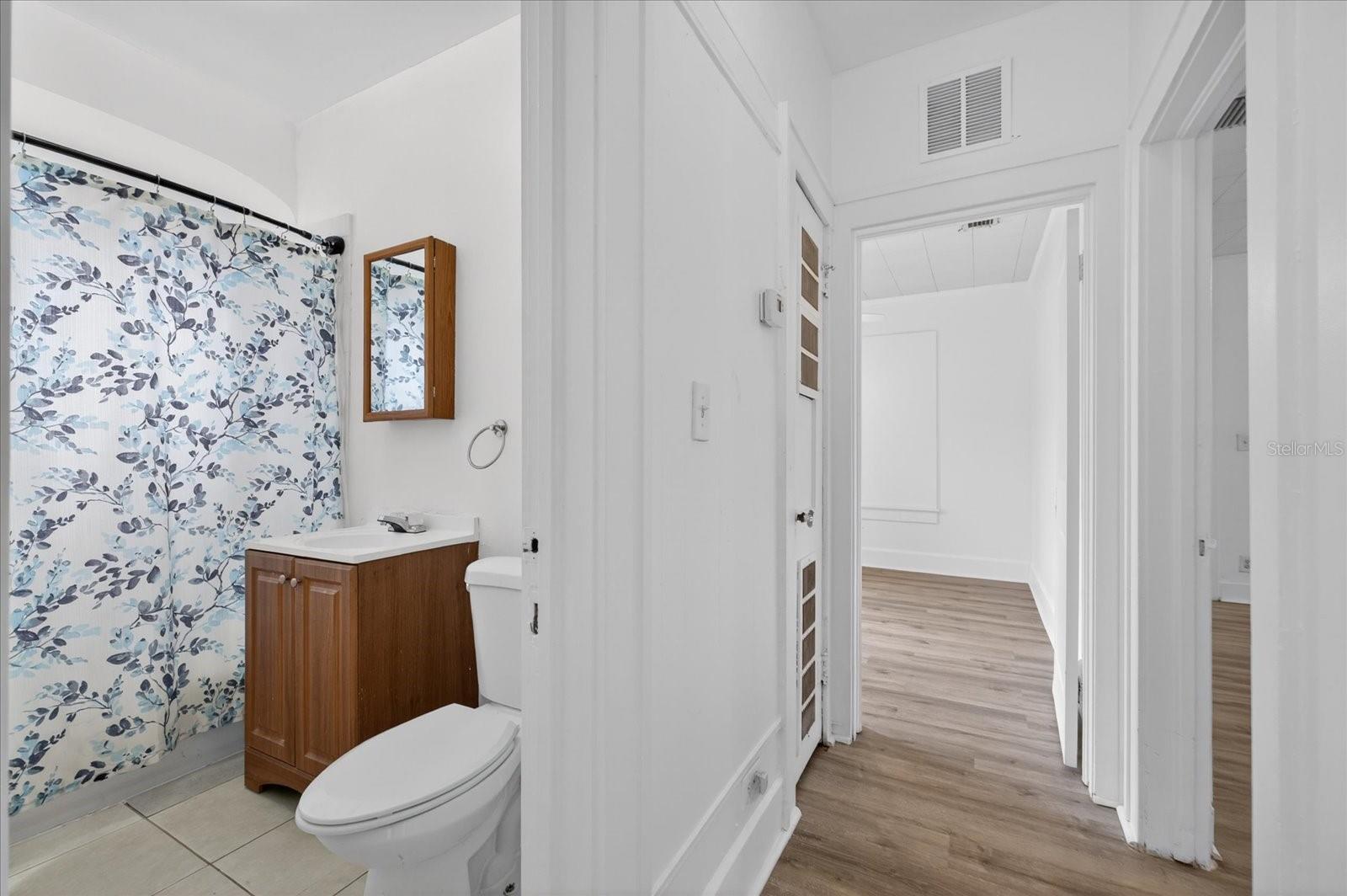 Image 7 of 33 For 2211 22nd Avenue S
