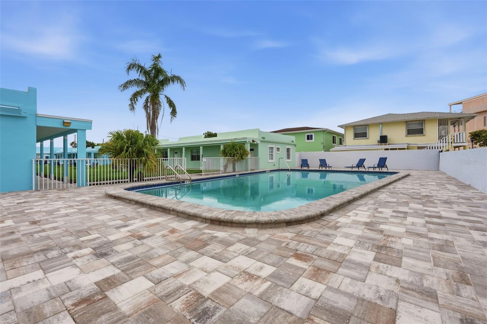 Image 13 of 25 For 17880 Gulf Boulevard 2