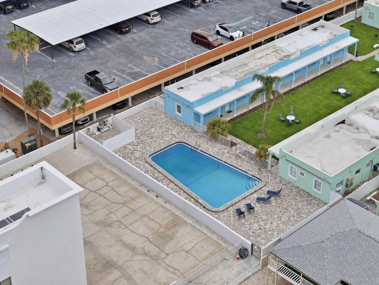 Image 14 of 25 For 17880 Gulf Boulevard 2