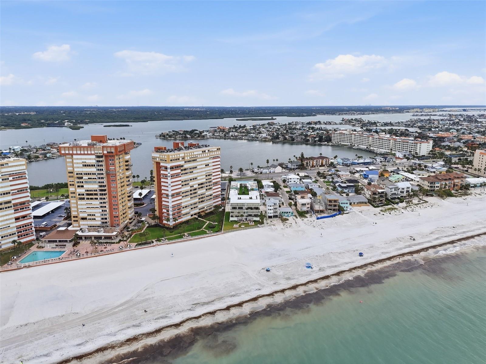 Image 17 of 25 For 17880 Gulf Boulevard 2