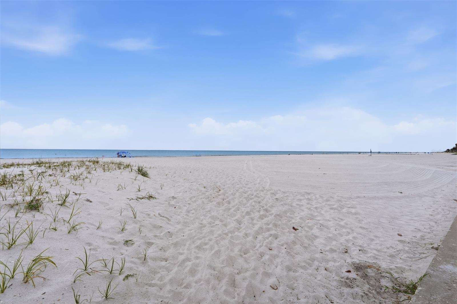 Image 21 of 25 For 17880 Gulf Boulevard 2